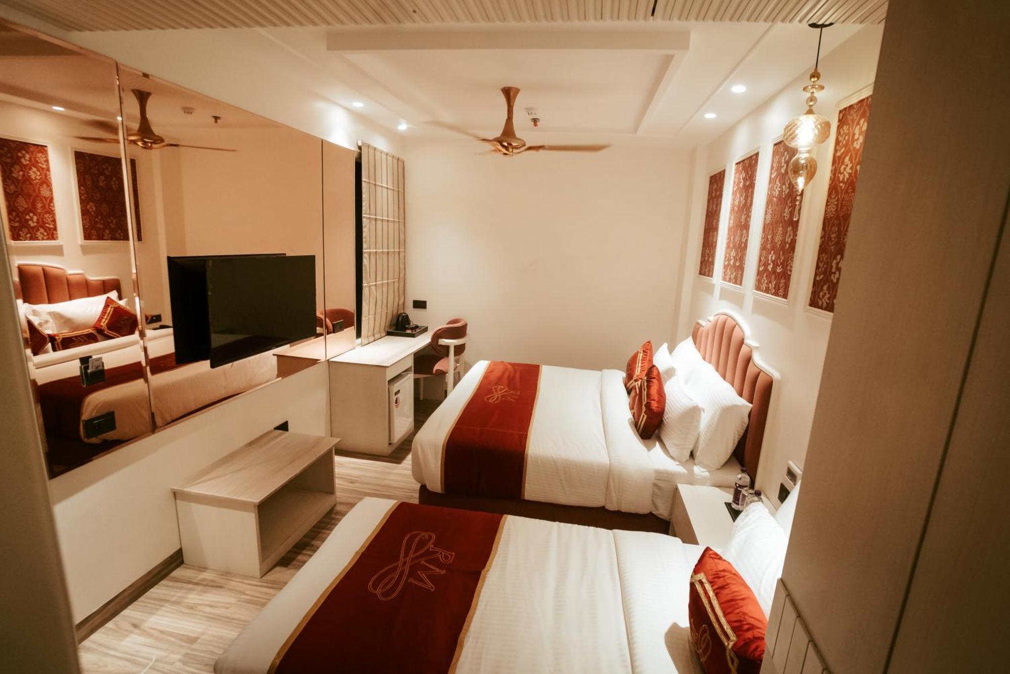 Stamps Red Martin By Eight Continents - 70 Steps From Golden Temple Hotel Amritsar Exterior photo
